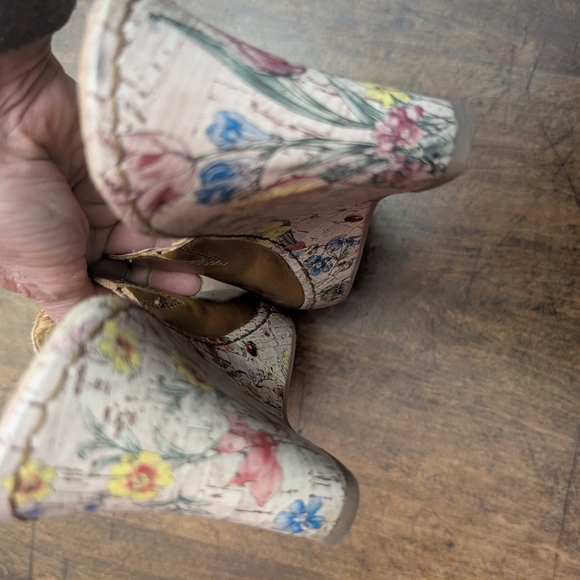 b.o.c. Women's Brown Leather Mules - Picture 5 of 6